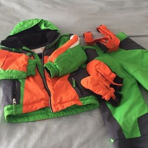 Obermeyer boys ski suit size 4